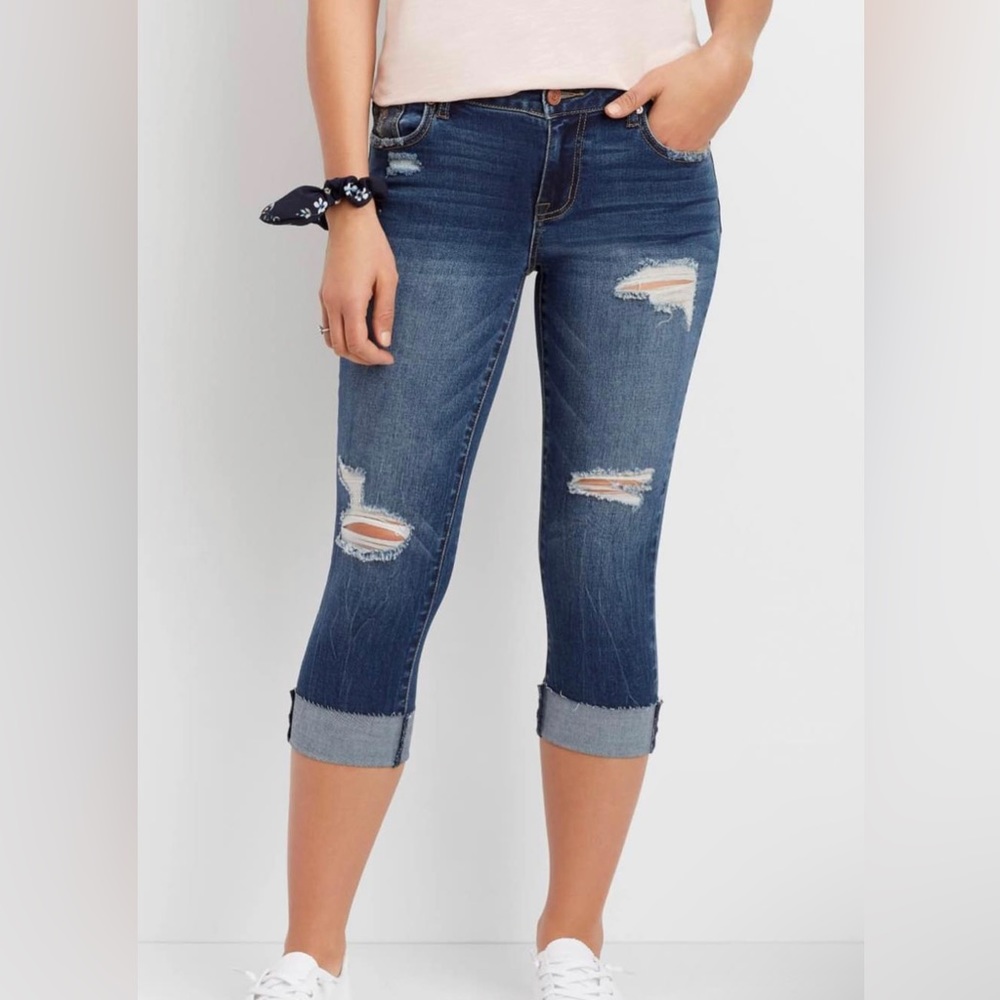 NWOT Maurice’s capris size 6